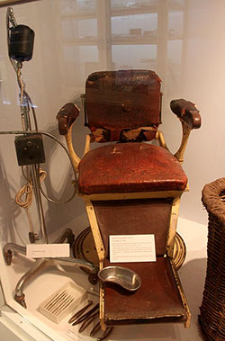 Antique Dentist Chair with Hydraulic